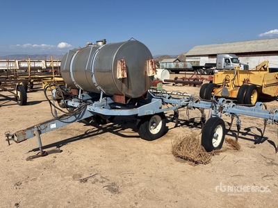 with scarifier Fertilizer Tank