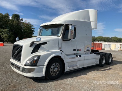 2017 Volvo VNL 6x4 Ciągnik siodłowy T/A z kabiną sypialną