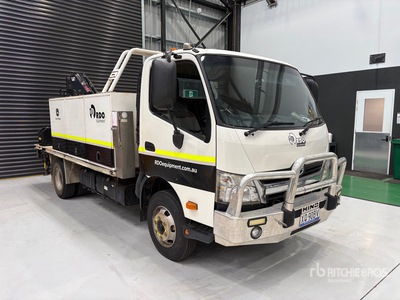 2019 Hino 300 Autocarro officina