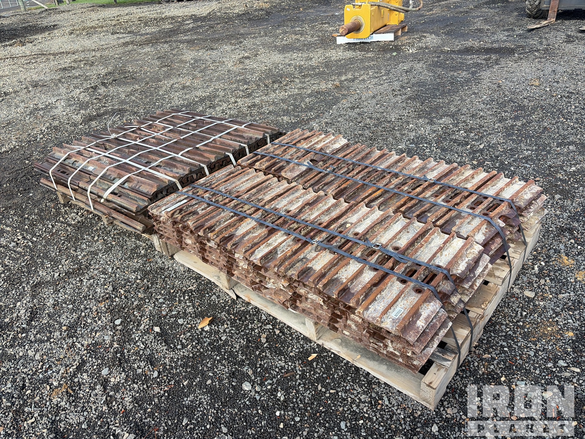 Quantity of 600mm Triple Grousers (Unused) - Fits Cat 336