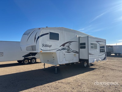 2009 Forest River Wildcat 30 ft T/A Travel Trailer