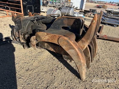 CWS 48 in Short Wood Log Grapple - Fits John Deere 2656