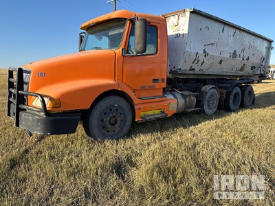 2000 Volvo 8x4 Roll-Off Truck