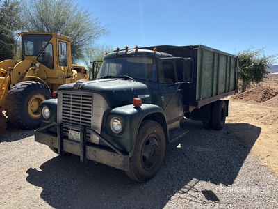 1975 International 1600 4x2 Flatbed Dump Truck