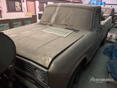 International 1210 4x2 Pickup