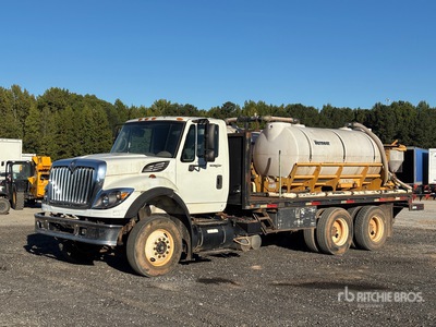 Vermeer MX240 on International Workstar 7400 6x4 Vacuum Excavator Truck