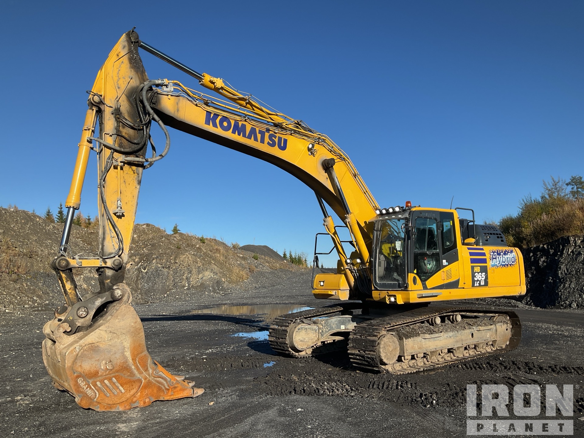 2021 Komatsu 365LC-3E0 Hybrid حفارة بجنزير