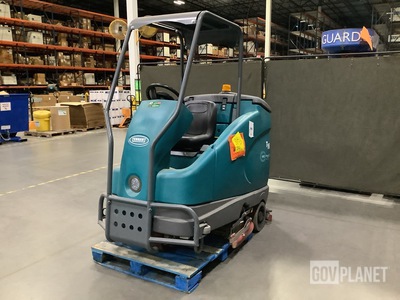 Tennant ECH20 Floor Scrubber