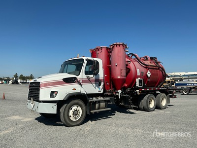 2013 Global on 2014 Freightliner 114SD 6x4 Camion-citerne à vide