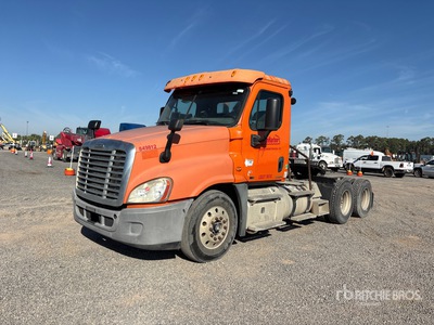 2011 Freightliner Cascadia 125 6x4 Ciągnik siodłowy T/A z kabiną dzienną