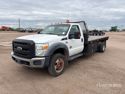 2011 Ford F-550 XL 4x4 Camion à Plateau
