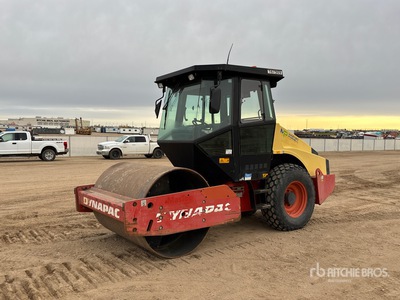 2010 Dynapac CA152D Smooth Drum Compactor