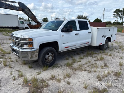 2015 Chevrolet Silverado 3500HD 4x4 Crew Cab Camión Utilitario (Inoperable)