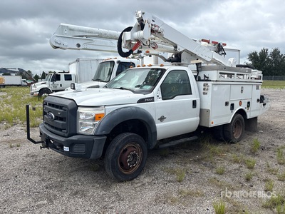 2016 Altec AT37G 37 ft on 2016 Ford F-550 XL 4x4 شاحنة منصة مرفوعة (Inoperable)