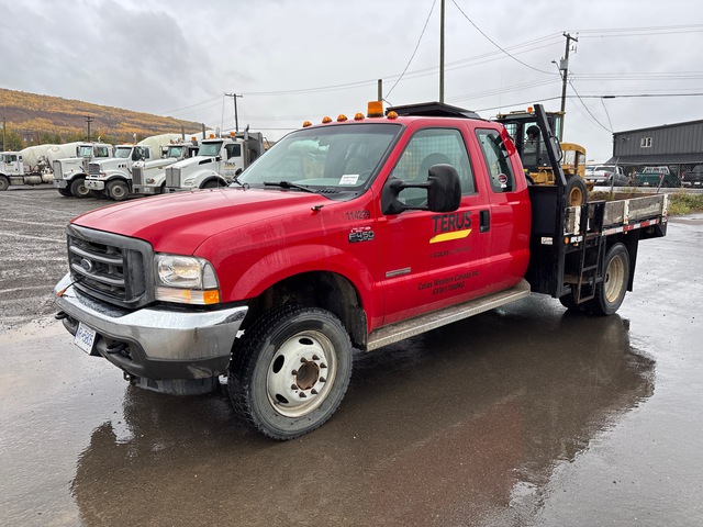 2004 Ford F-450 XL 4x2 Extended Cab Flatbed Truck