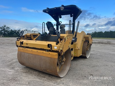 2012 Cat CB64 Compacteur double bille