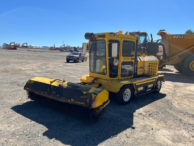 2017 Superior SM80-K Self-Propelled Broom