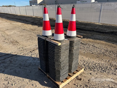 Quantity of (100) 27 In Reflective Cônes d'autoroute (Unused)