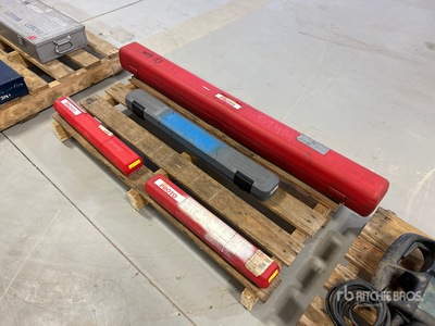 Quantity of (4) PROTO Torque Wrenches Różne