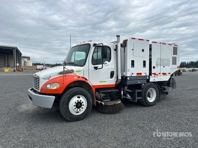 2006 Schwarze M6000 on 2007 Freightliner M2 106 Camion barredora