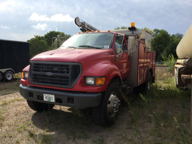 2000 Ford F-650 Super Duty Service Truck w/ Crane