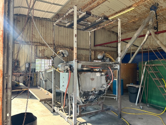 Eagle 30–950SP Electric 2,200lb Material Grinder Eagle 30–950SP Electric 2,200lb Material Grinder