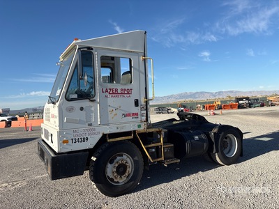 2014 Ottawa 4x2 Tracteur de manœuvre