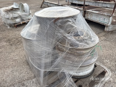 Quantity of (5) Steel 22.5 x 8.25 Ruedas
