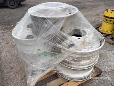 Quantity of (5) Steel 22.5 x 8.25 Ruedas