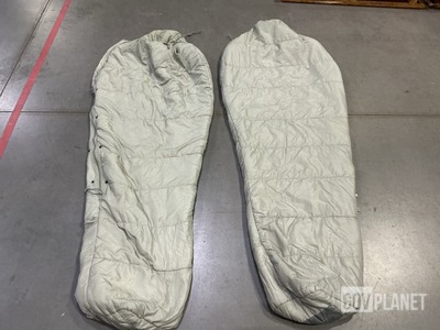 (16) Sleeping Bags