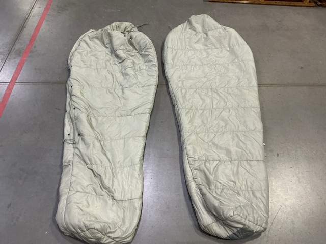 (16) Sleeping Bags (16) Sleeping Bags