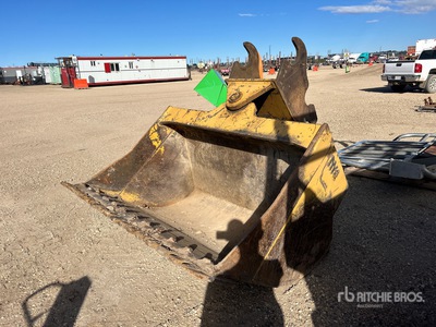 72 in Q/C Cleanup Excavator Bucket