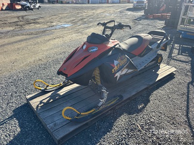 2004 Ski-doo Summit Highmark 800 H.O Snowmobile