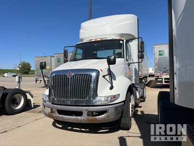 2017 International 8600 4x2 S/A Day Cab Truck Tractor