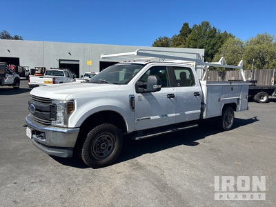2019 Ford F-350 XL 4x4 Crew Cab Utility Truck