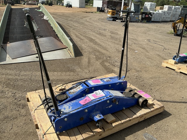 (2) Floor Jacks (2) Floor Jacks