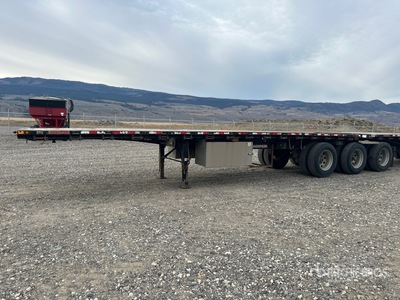 2013 Doepker Lead Flatbed Trailer