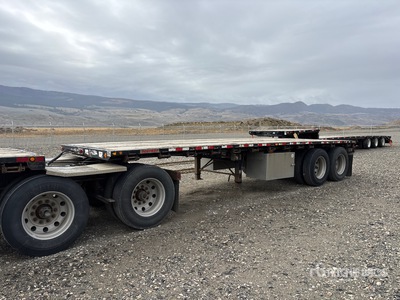2013 Doepker 28 ft T/A Pup Flatbed Trailer