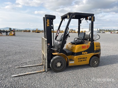 2017 Yale GP050MXNEAE084 4000 lb Cushion Tire Montacargas / Forklift