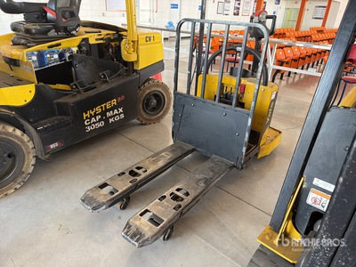 2018 Yale MPE060LVGN24T2748 6000 lb Montacargas de Patin / Palletwagen
