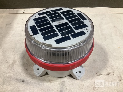 (5) Carmanah Technologies A650 RED SW Solar Aviation Lights