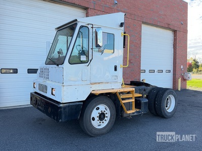 2011 Kalmar 4x2 ターミナル トラクター