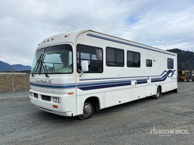 1996 Four Winds Motor Home