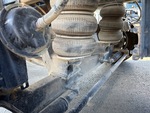 Underbody with Non-Driven Drop Axle (1)