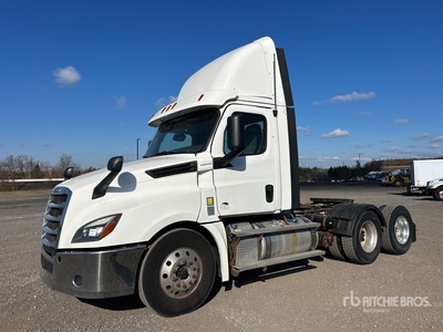 2020 Freightliner Cascadia 126 6x4 Day Cab Truck Tractor