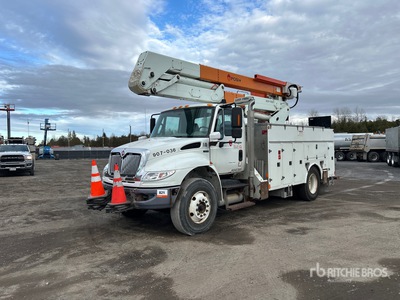 Posi-Plus on 2013 International 4400SBA 4x2 Camion Nacelle