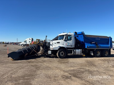 2014 Volvo VHD64B 6x4 Camion chasse-neige