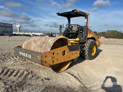 2015 Volvo SD115B Rodillo compactador