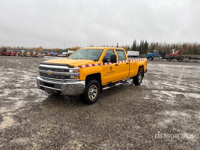 2015 Chevrolet Silverado 3500HD 4x4 Crew Cab Pickup