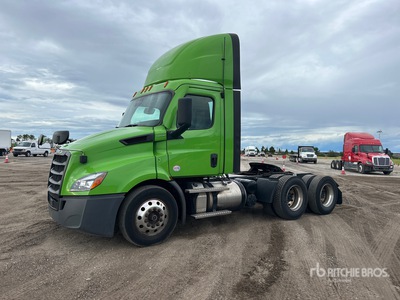 2021 Freightliner Cascadia 113 6x4 T/A Day Cab Truck Tractor